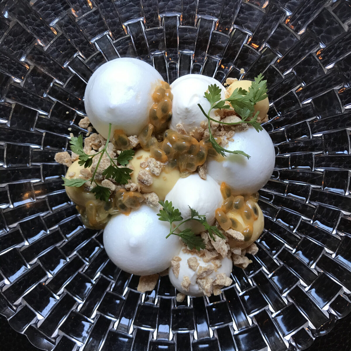 What makes Nordic cuisine unique in Helsinki restaurants?