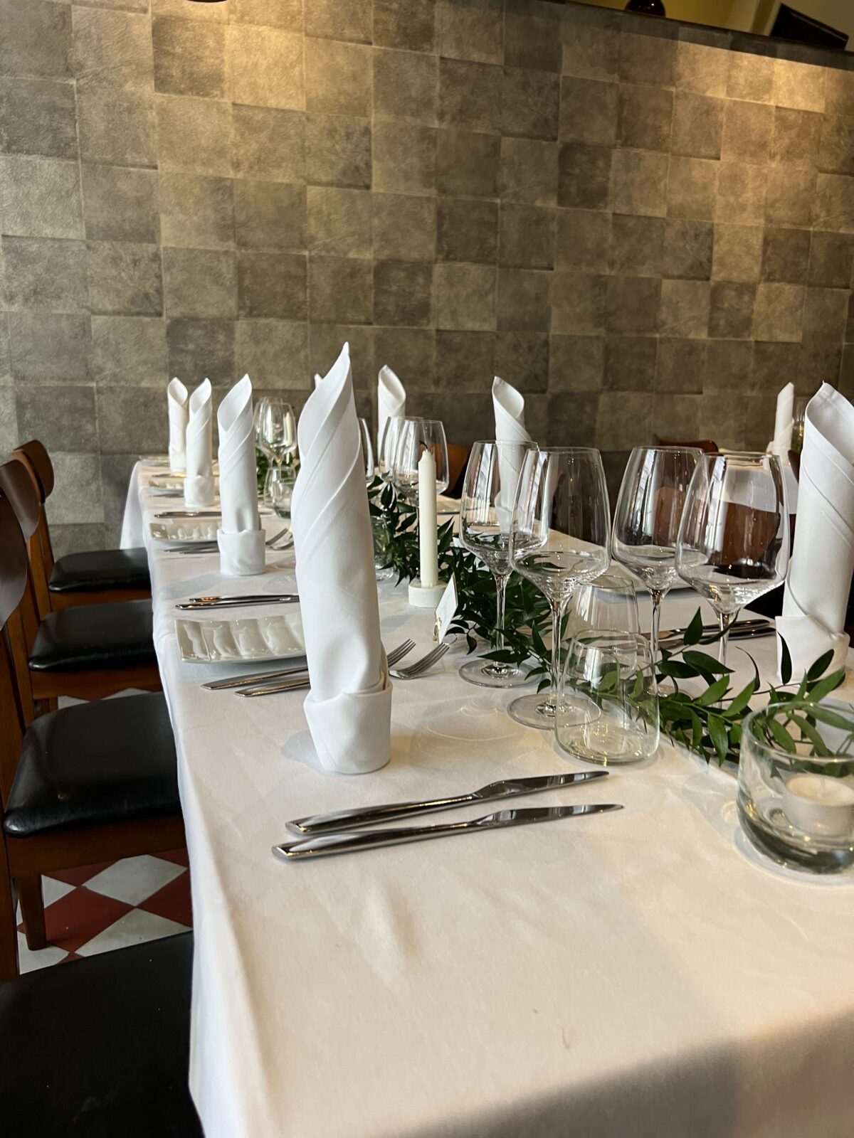 Kuinka etsiä ravintola, joka sopii teatteriaikatauluun?